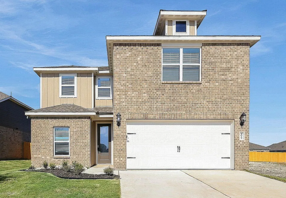 1017 Hickory Ln