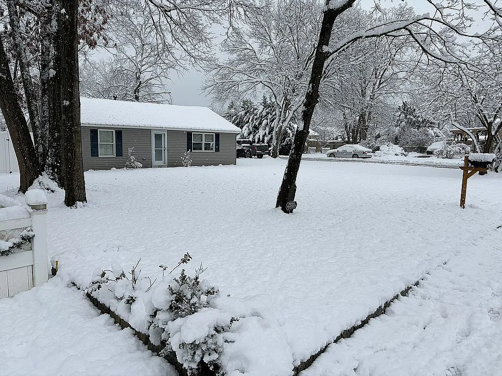 1030 Lynn Ave photo 1