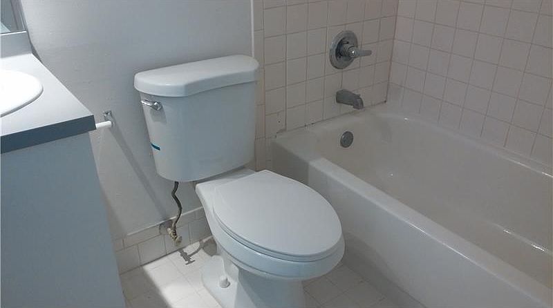 2nd image of 101 NE 41st St #85E