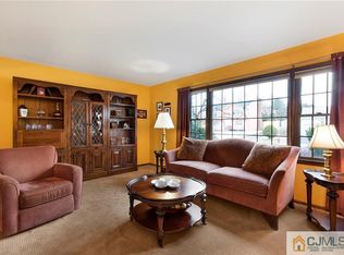 23 Roxy Ave, Edison, NJ 08820