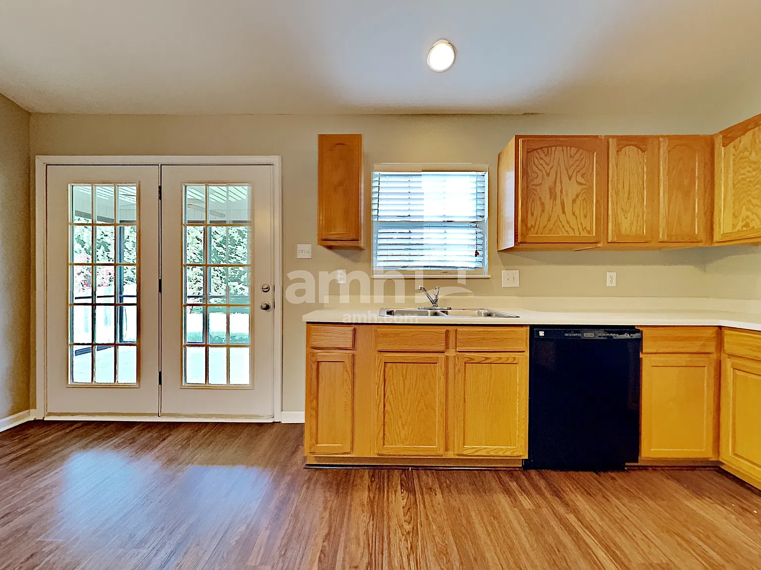 3 bed, 2.0 bath, 1930 sqft, $2,650 — Photo 4