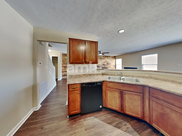 11408 Loudon Ln — Photo 4