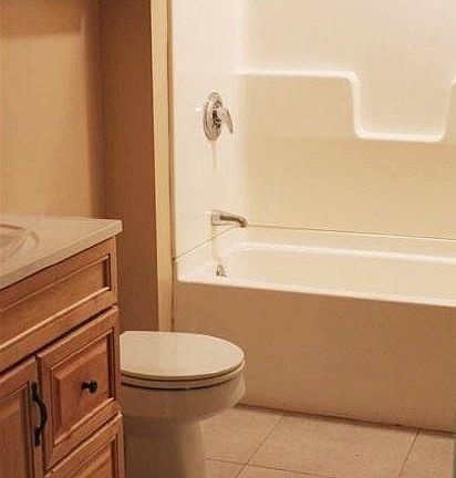 5th image of 47 Chapel St APT 2