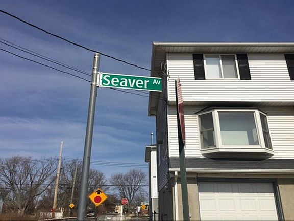 5th image of 691 Seaver Ave