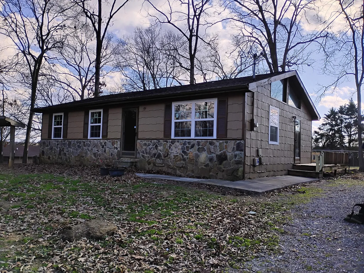 3 bed, 1040 sqft, $1,595 — Photo 1