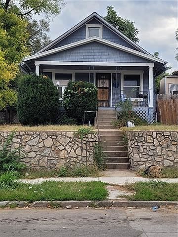1st image of 325 Bellaire Ave