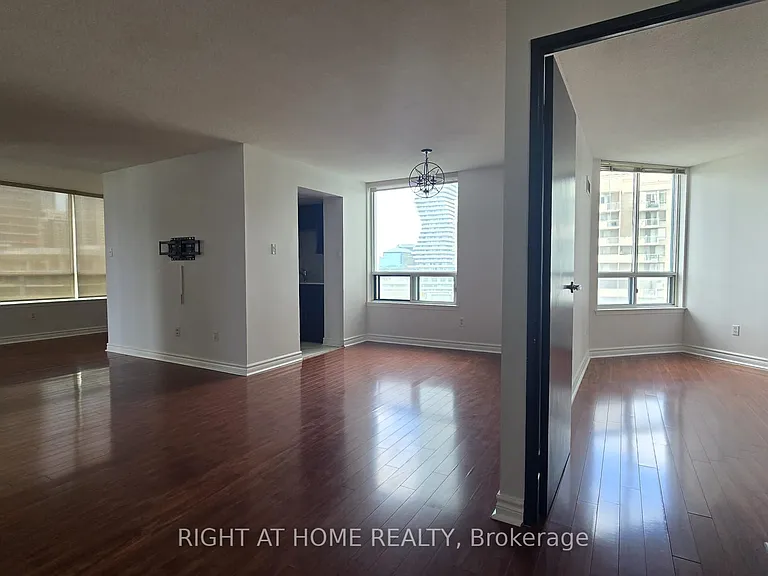 550 Webb Dr #914 — Photo 7