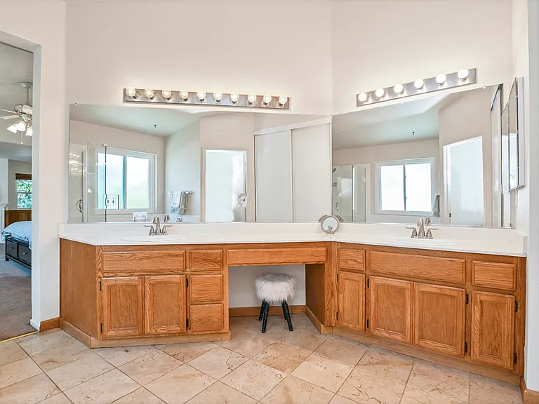 823 Springhaven Dr — Photo 25