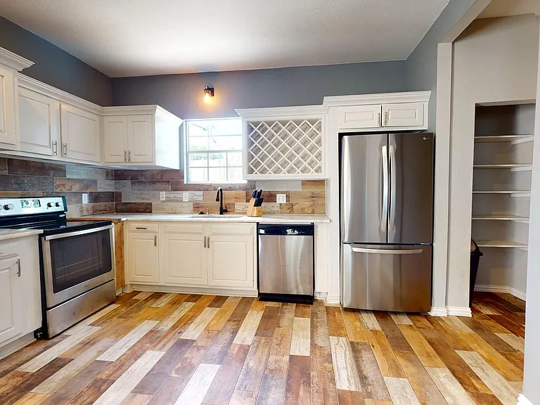 745 W Brooklyn Ave — Photo 12