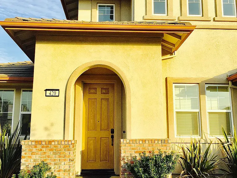 420 N Orinda Ct — Photo 2