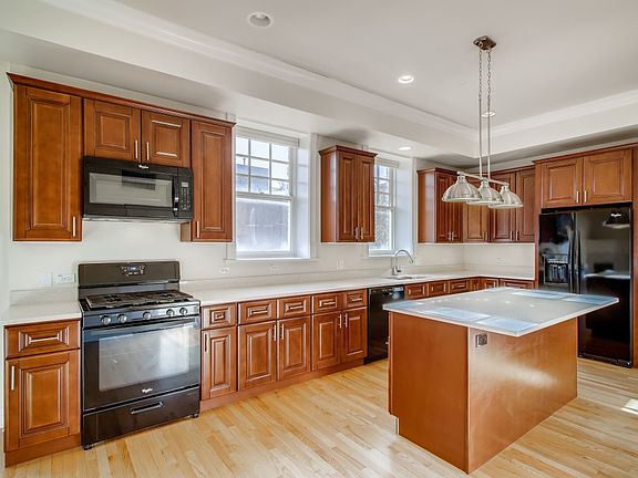 3rd image of 1501 N Cleveland Ave #2