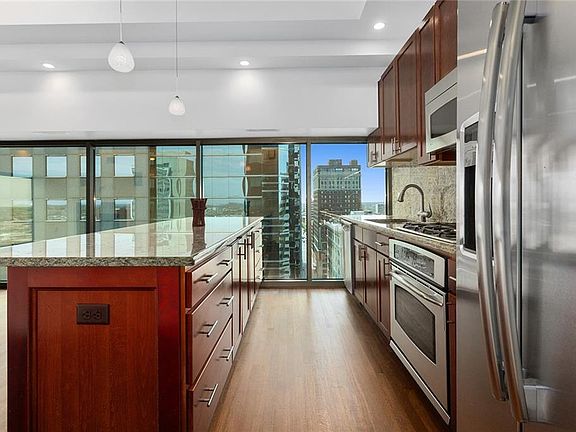 5th image of 1101 Walnut St Unit 1507