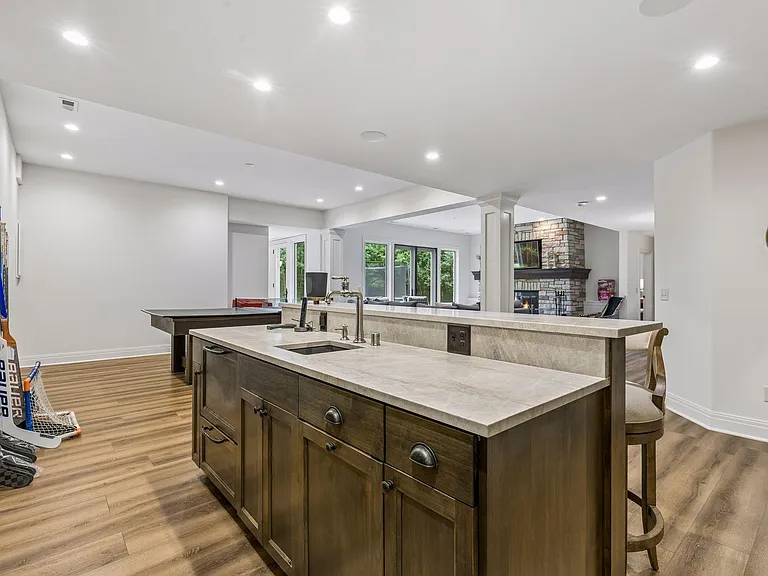 15700 Portico Dr — Photo 60