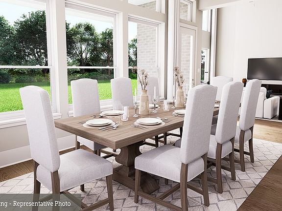 The Laredo - Dining Room