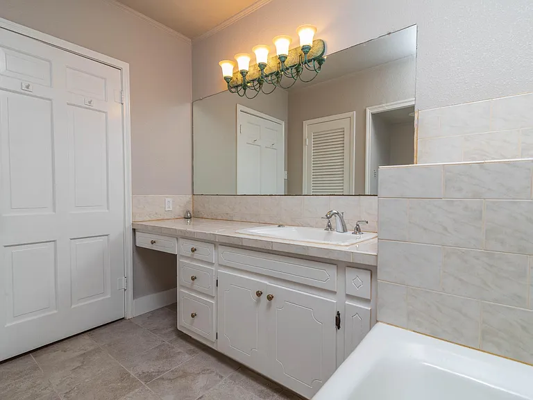 609 S Pecan Ave — Photo 9