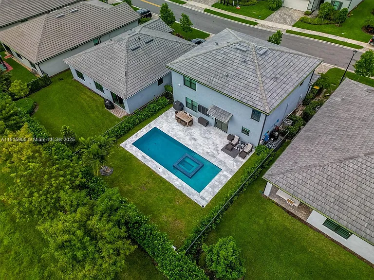 3142 Poinciana St — Photo 24