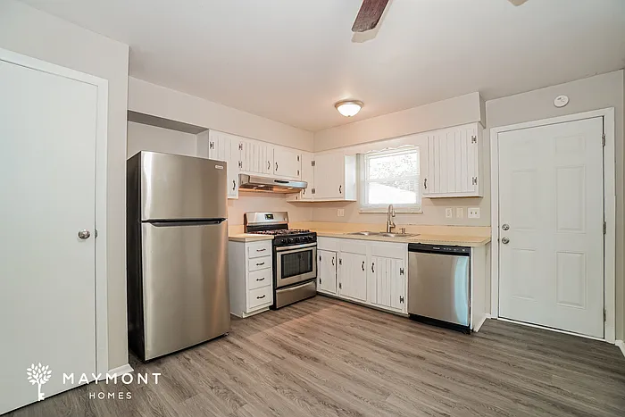 1410 Fairbank Rd — Photo 6