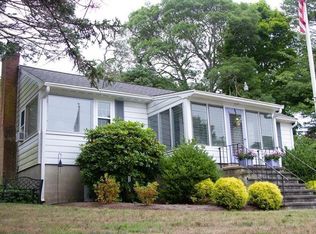 985 Shore Rd, Pocasset, MA 02559