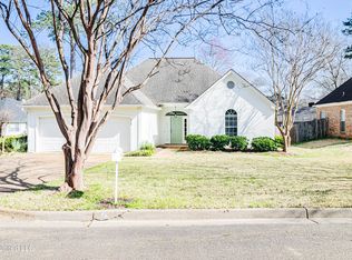 408 Autumn Creek Dr, Ridgeland, MS 39157