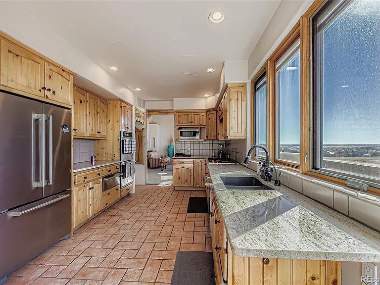 1764 Mesa Ridge Ln — Photo 14