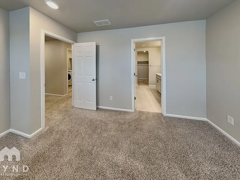 6357 N Netherland Ct — Photo 8