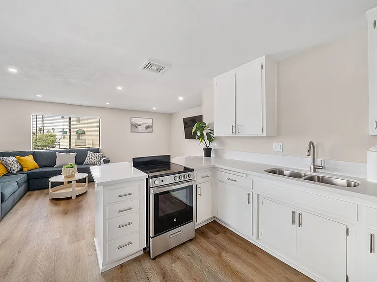 241 Ocean View Ave #L — Photo 8