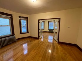 96 Lovell St, Worcester, MA