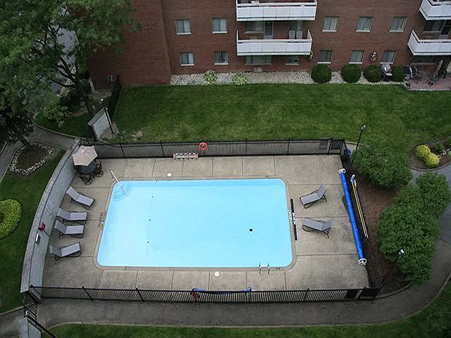 610 Lake St — Photo 17