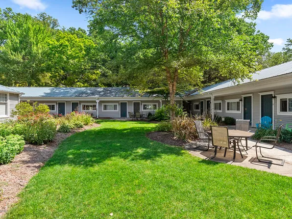 842 Lake St Unit 4, Saugatuck, MI 49453