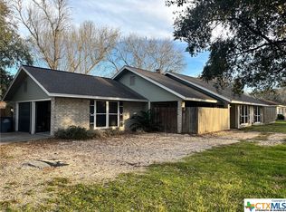 405 Simpson Rd, Victoria, TX 77904