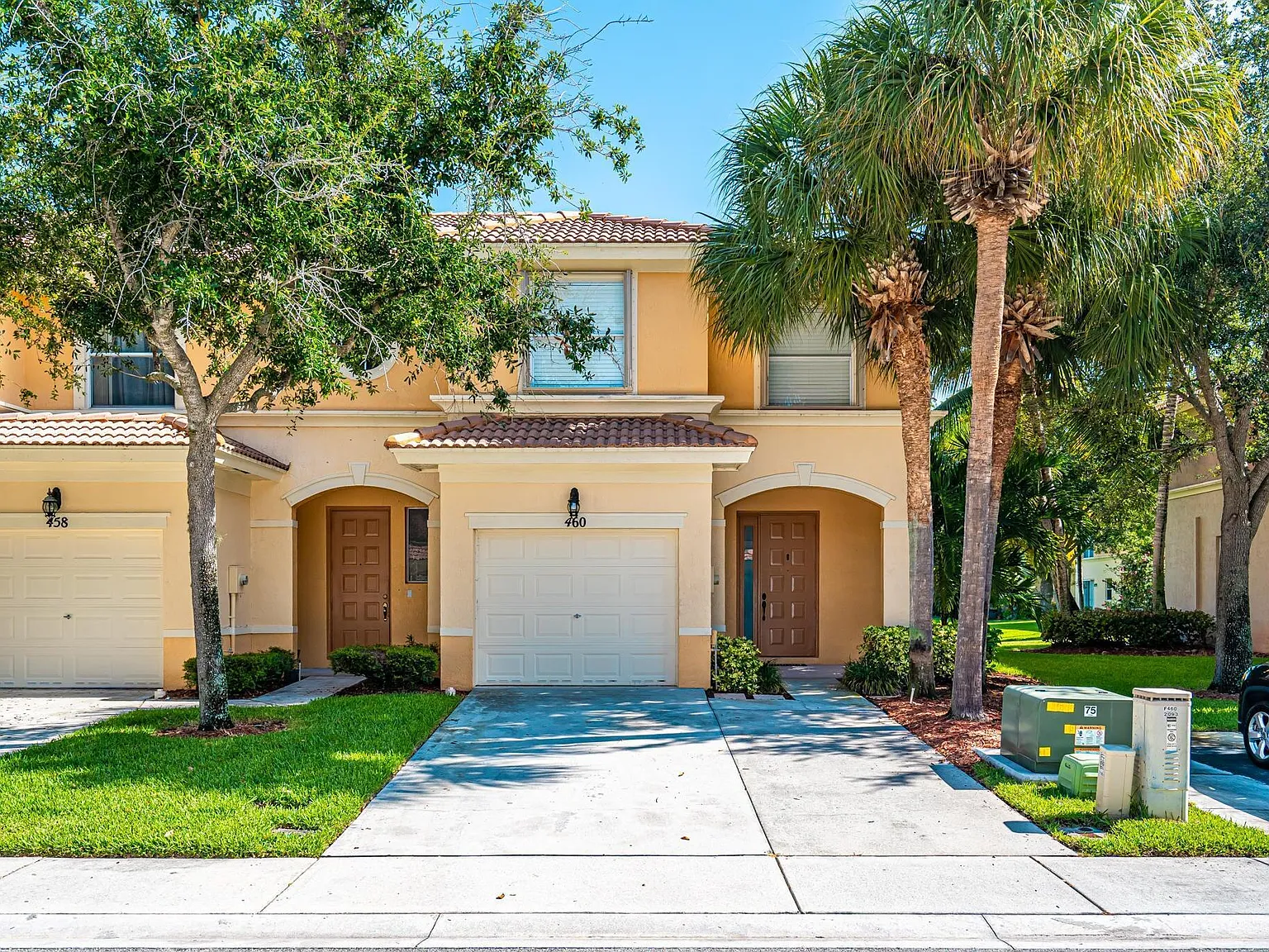 3 bed, 2.5 bath, 1579 sqft, $2,950 — Photo 1