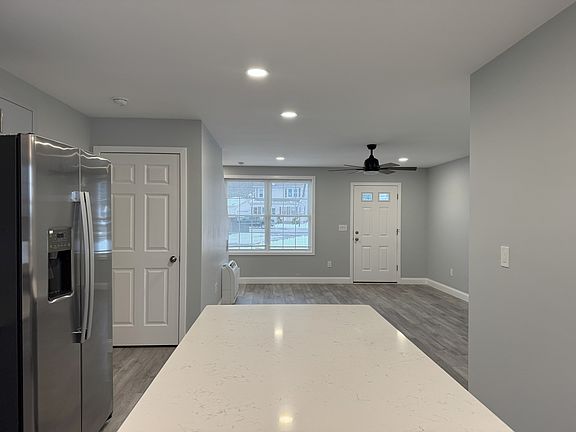 3rd image of 940 Smithfield Ave #2