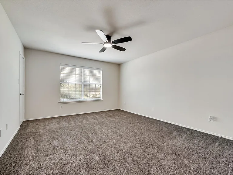 4541 Woodsboro Ln — Photo 9