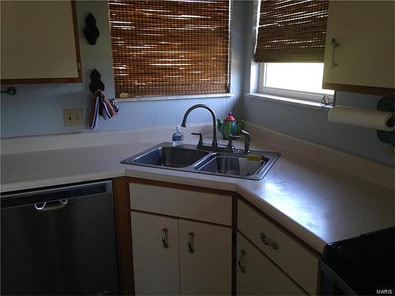 3rd image of 1513 Lucy Ln
