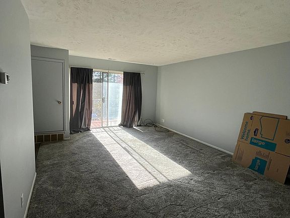 3rd image of 1231 S 121st Plz