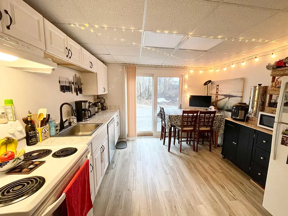 kitchen, when furnished