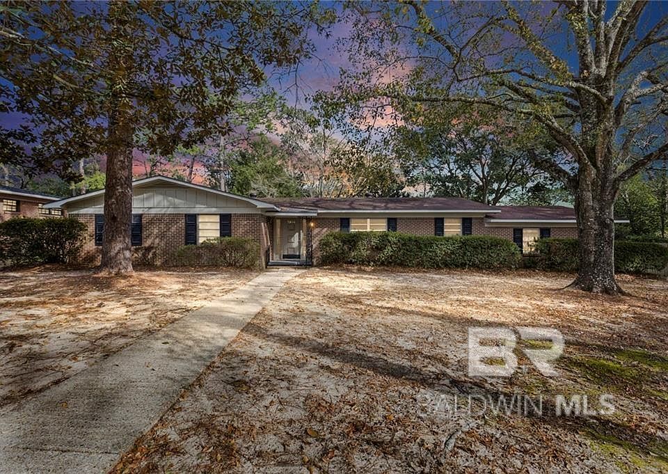 1st image of 1004 Heidi St