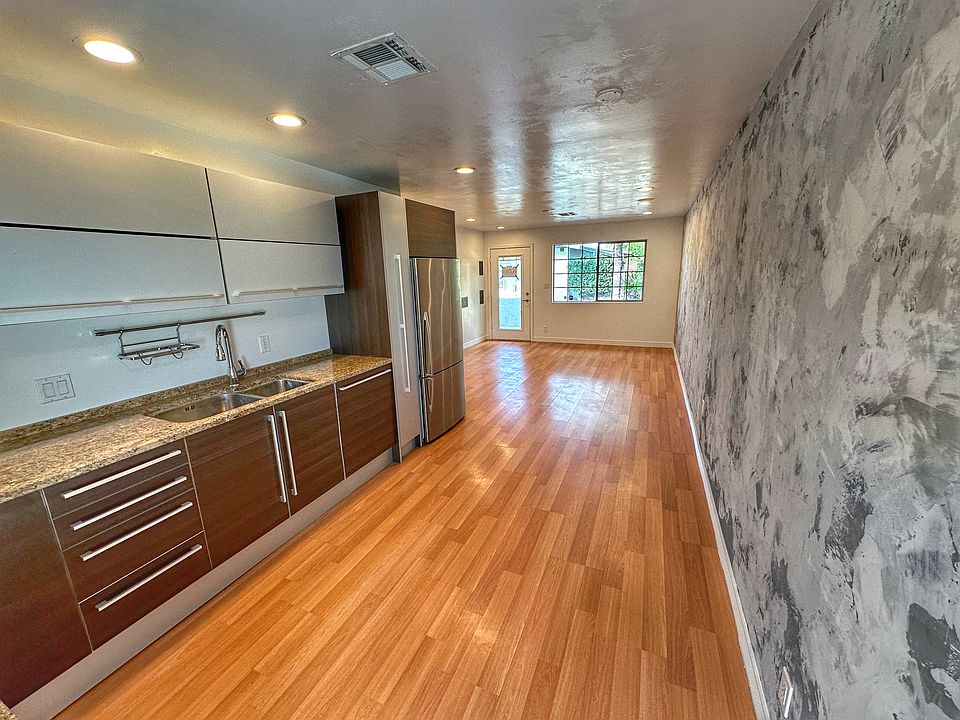 1st image of 1850 E Maryland Ave Unit 32
