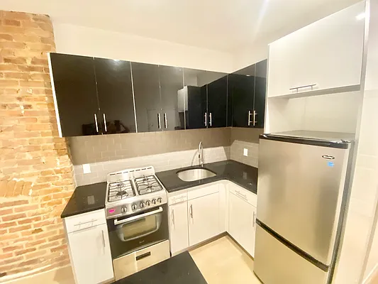 Rented by EastMount Realty LLC | media 14