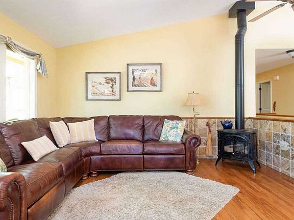 4th image of 5215 N Mulvaney Ct