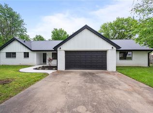 1120 30th Dr, Parsons, KS 67357