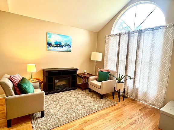 5th image of 1823 Fieldstone Ct