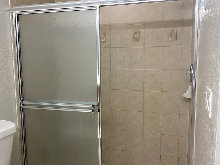 4492 Adelaide Ave — Photo 12
