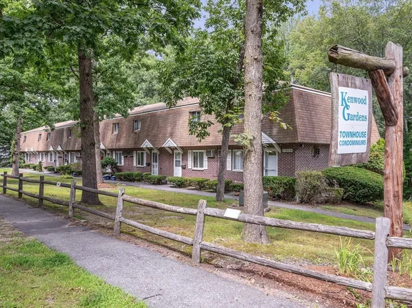 120 Thissell Ave APT 103, Dracut, MA 01826