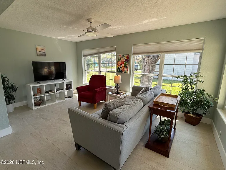 130 Southwind Cir — Photo 9