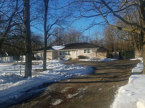 3rd image of 1050 Waverly Ave