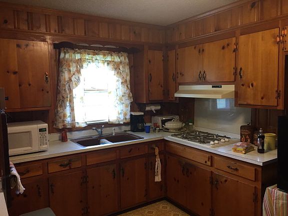 3rd image of 212 Alabama Ave