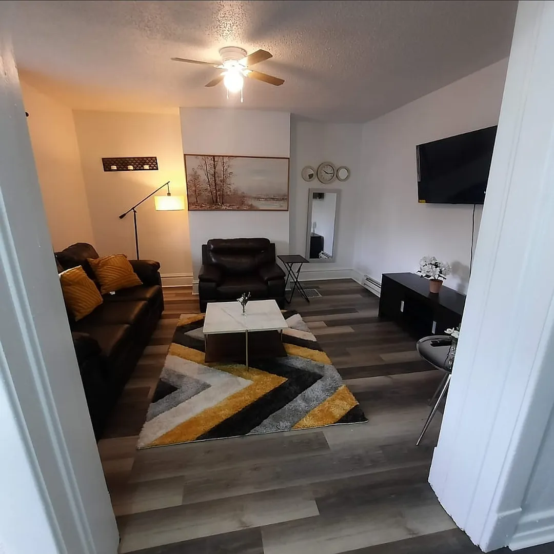 2 bed, 1160 sqft, $1,700 — Photo 3