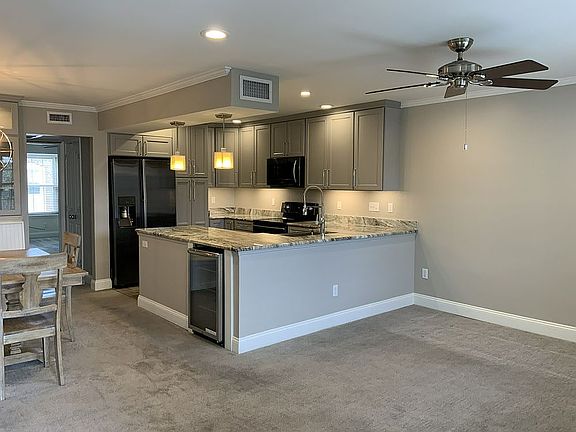 2nd image of 2712 Whitney Pl APT 630
