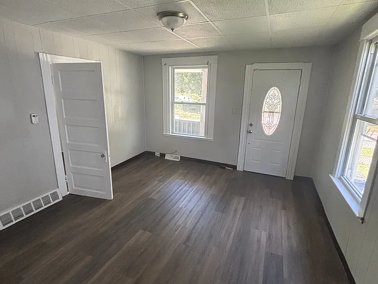 6819 Hope Ave — Photo 3
